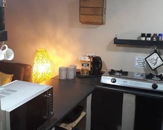 Lisané Accommodation - Middelburg - Kuchyň
