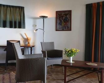Speke Bay Lodge - Kalemera - Sala de estar