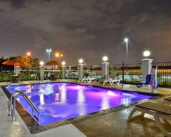 Comfort Suites near Westchase on Beltway 8 - Houston - Piscina