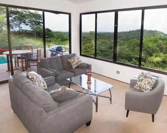 Gorgeous Playa Grande House - 4 Br / 3.5 Br - Lush Nature, Amazing Views/Sunsets - Playa Grande - Sala de estar