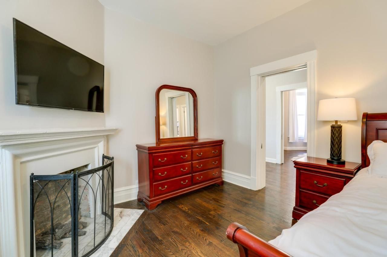 Other view of Spacious Chicago Condo with Deck Less Than 9 Mi to Downtown!