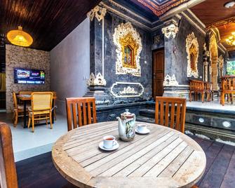 Alam Desa Homestay By Agata - Baturiti - Essbereich