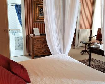 Château de Beaulieu - Saumur - Bedroom