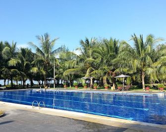 Dat Lanh Resort - Lagi - Pool
