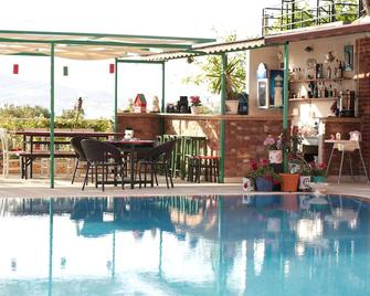 Tunc Hotel - Ayvalık - Piscina