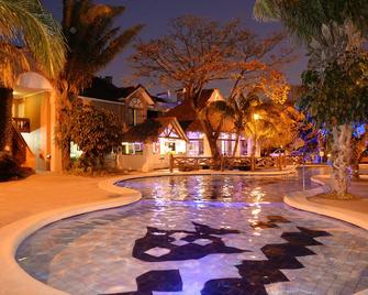 Buganvillas Hotel Suites & Spa - Santa Cruz de la Sierra - Piscina