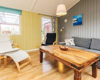 Two-Bedroom Holiday home in Vordingborg 2 - Vordingborg - Living room