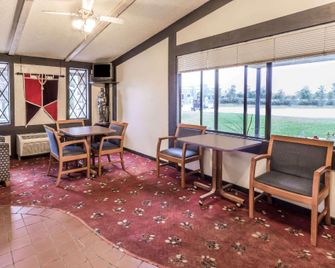 Knights Inn Racine - Racine - Lobby