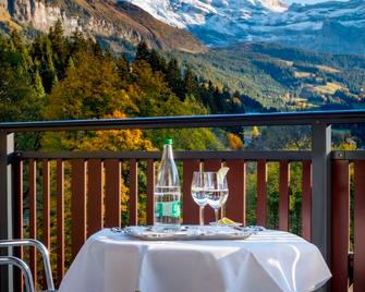 Beausite Park Hotel - Lauterbrunnen - Balcony