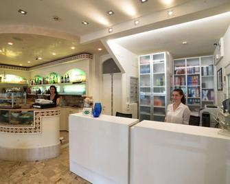 Hotel Airone - San Michele al Tagliamento - Receptionist