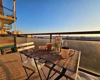 Be Your Home - Guest House Colors - Civitavecchia - Balcony