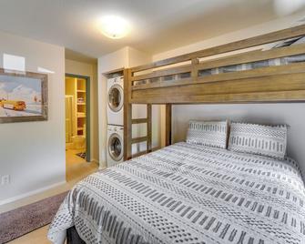 Ketchum Mountain Retreat Central Location! - Ketchum - Bedroom