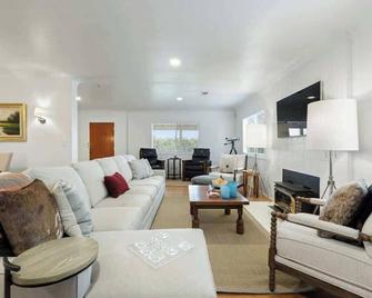 Orange Blossom Cottage Near Sequoias w/EV Charger - Exeter - Sala de estar