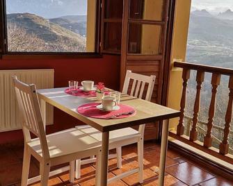 Valle la Fuente - Ortiguero - Comedor
