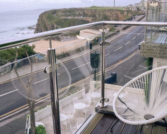 OYO Newquay Beach Hotel - Newquay - Balcony