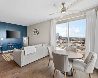 The Malibu Suite Penthouse The Gulch - 納什維爾（田納西州） - 客廳