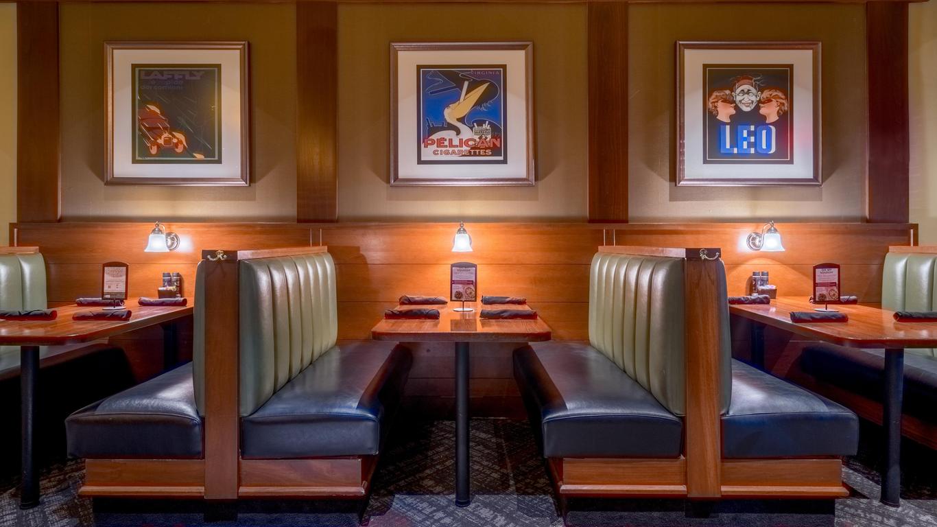 Crowne Plaza Dulles Airport By IHG