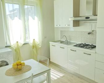 Double room in B&B - Sant'Antonio Abate - Cocina