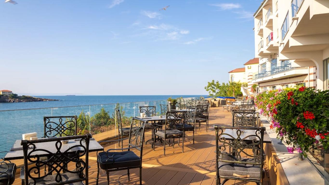 Hotel Antea - By The Sea