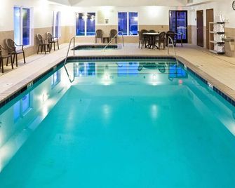 Quality Inn & Suites Bethany - Oklahoma City West - Bethany - Piscina