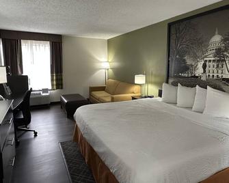 Super 8 by Wyndham Madison South - Madison - Bedroom