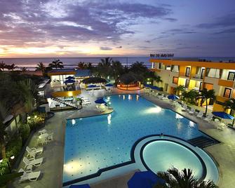 Hotel Club Del Sol - Atacames - Pool