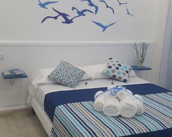 Residenza Burmaria Free Parking - Tropea - Camera da letto