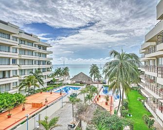 Ocean-View Oasis on Playa Norte: Resort Amenities - Isla Mujeres - Edificio