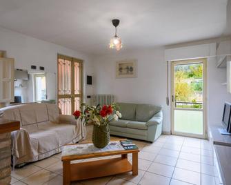 Casa Alloggio Relax - Montorio al Vomano - Living room