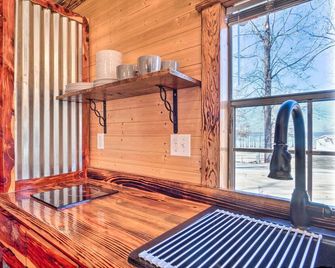 Sunny 'Catfish Cabin' w/ Views of Toledo Bend - Many