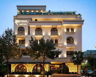 فندق مونديال - تيرانا - مبنى