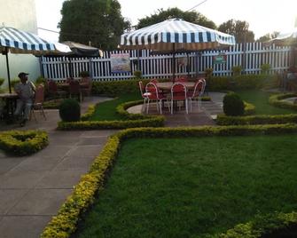 Mt Kenya Safari Halt Hotel - Nyeri - Patio