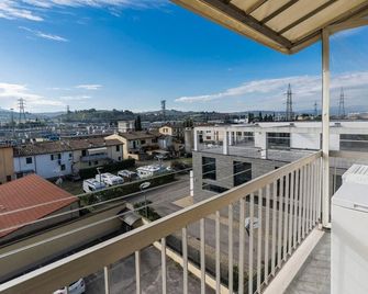 Fashion House - Scandicci - Balkon