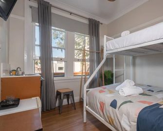 Highfield Hotel - Sydney