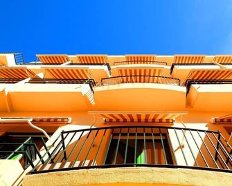 Hostal Rom Familiar - Rosas