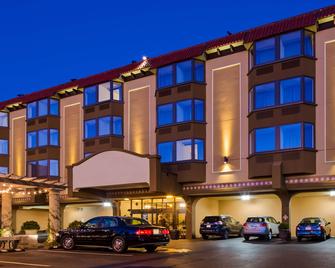 Seville Plaza Hotel, Trademark Collection by Wyndham - Kansas City - Building