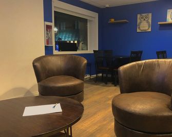 The Sleepy Owl Hotel - Fort Frances