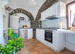 Nonna Carmela Apartment - Massa Lubrense - Kitchen