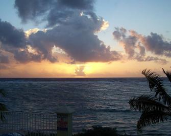 Terrific Seabreeze Villas Condo from 186/night. Rental Car Included! - Bodden Town - Beach