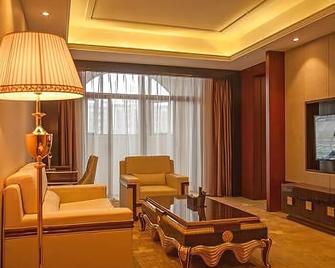 Changning Shu'nan Jinbi Hotel - Їбін - Вітальня