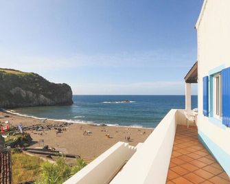 GuestReady - Beachfront Casa da Praia - Porto Formoso - Balcony