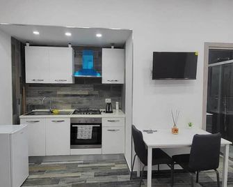 New Era Rooms - נאפולי - מטבח