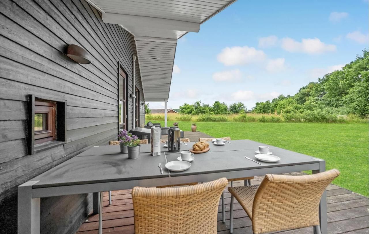Stunning Home In Ejstrupholm With Wifi – Brande