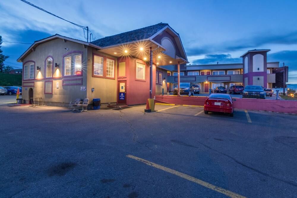 Canadas Best Value Inn Chinook Station - Calgary - Building