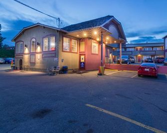 Canadas Best Value Inn Chinook Station - Calgary - Building