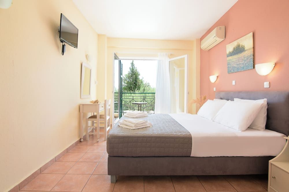 Julia Hotel - Fourka - Bedroom