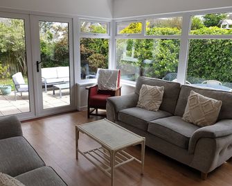 Holiday home (with Wifi) near the Sea with beautiful beach - Portstewart - Living room