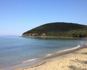 Campo di Carlo Farmhouse on the Hills of the Etruscan Coast - Sassetta - Strand