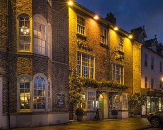 The Golden Fleece Hotel, Thirsk, North Yorkshire - The Coaching Inn Group - Thirsk - Building