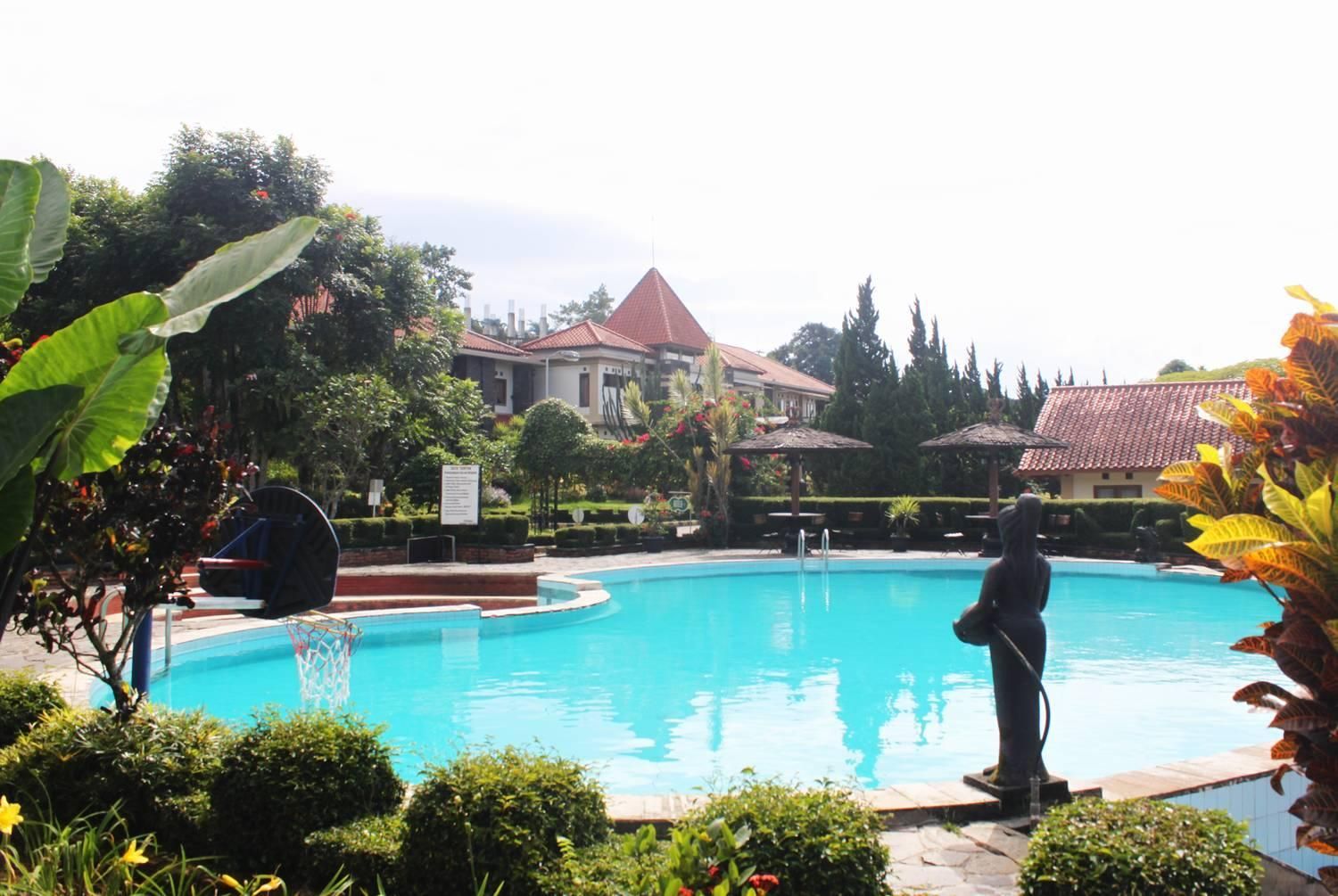 Hotel Pondok Remaja Pgi - Megamendung - Piscina